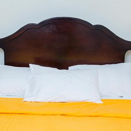 Windjammer International Cuisine & Comfort Inn Georgetown Quarto foto