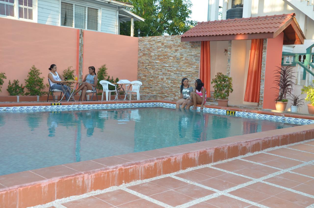 Windjammer International Cuisine & Comfort Inn Georgetown Exterior foto