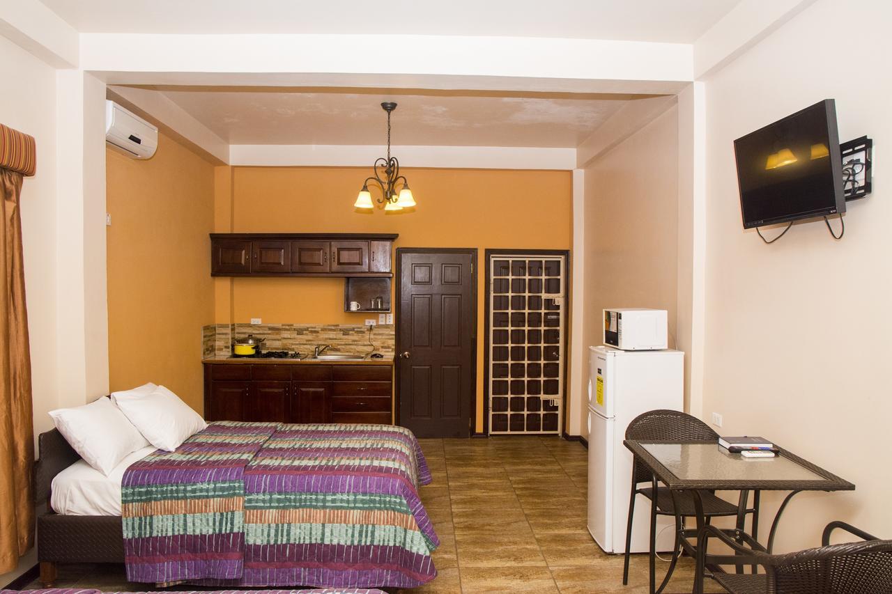 Windjammer International Cuisine & Comfort Inn Georgetown Exterior foto