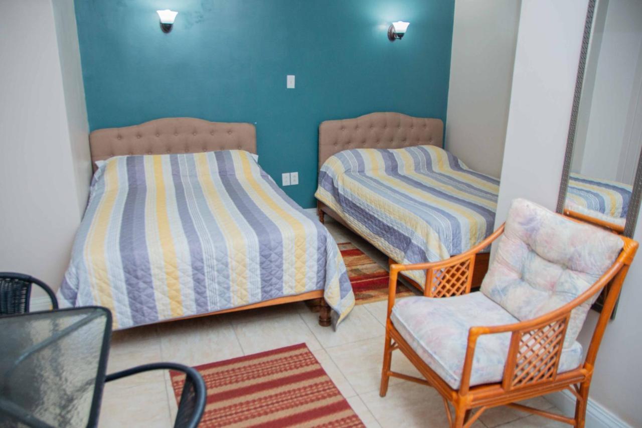 Windjammer International Cuisine & Comfort Inn Georgetown Exterior foto